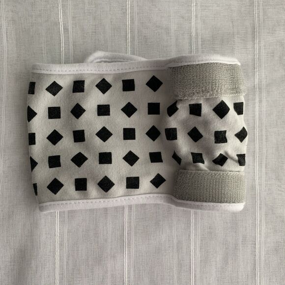 Nanit Breathing Band Gray For Infant 0-3 Months 6-12.5 LB Adjustable - Picture 2 of 6